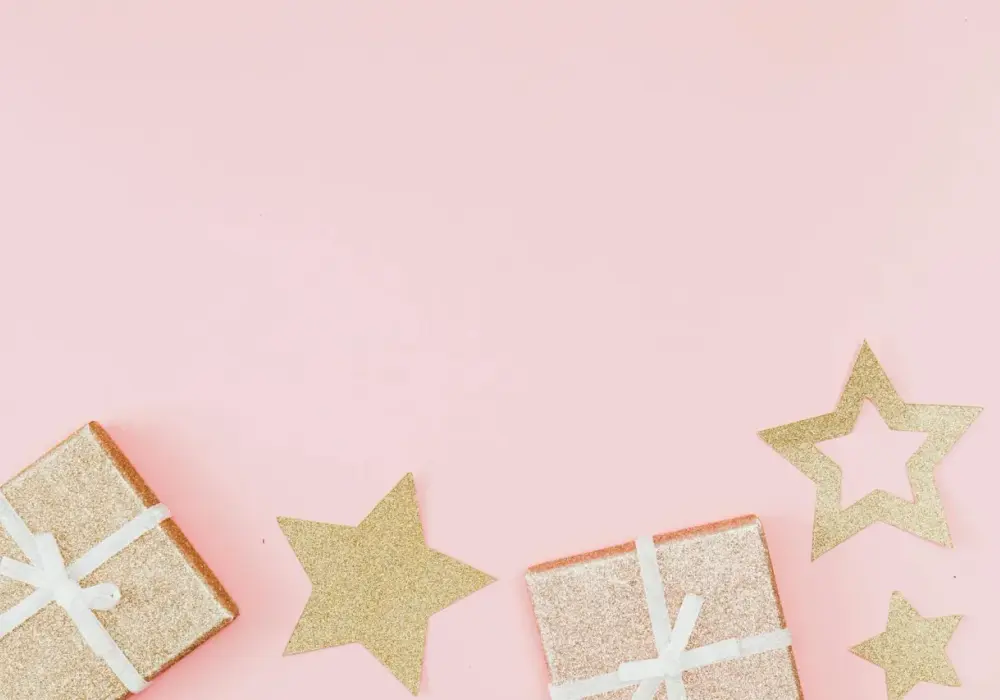 Tanie personalizacje prezentów z sieciówki: proste triki DIY