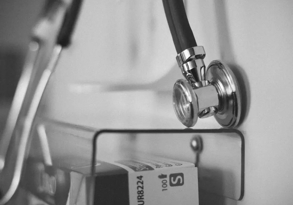 Jak wybrać idealny prezent dla lekarza po operacji, aby wyrazić wdzięczność