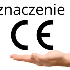 Oznaczenie CE na dłoni symbolizuje, jakie certyfikaty są wymagane do handlu zabawkami i elektroniką.