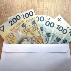 Ile dać na 50 urodziny? Odpowiednia kwota w zależności od relacji