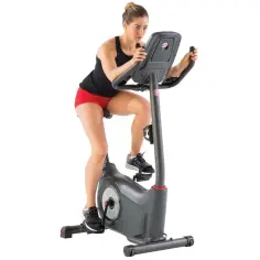 Jak wybrać rower stacjonarny, aby uniknąć złego zakupu i cieszyć się treningiem