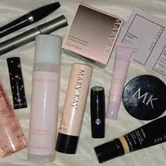 Co warto kupić z Mary Kay? Odkryj skuteczne kosmetyki dla dojrzałej skóry
