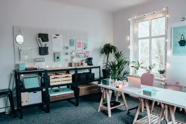 Małe domowe biuro: Inspiracje z Pinteresta i praktyczne porady