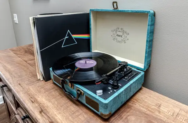 Gramofon i winyl: więcej niż muzyka, manifest stylu życia