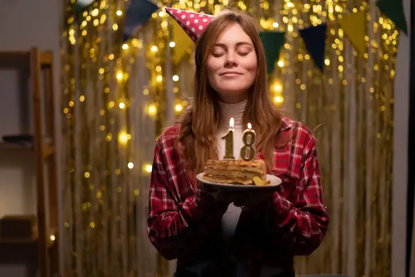 Ile daje chrzestny na 18. urodziny? Kwoty i pomysły