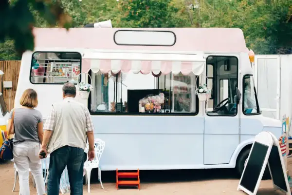 Wymogi Sanepidu dla Food Trucków: Kompletny Przewodnik